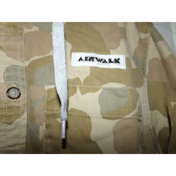 Vintage Airwalk Button front camo jacket w hood size M Excellent - Picture 2 of 4